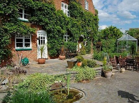 Old Ivy House Bed & Breakfast Nuneaton Exterior photo
